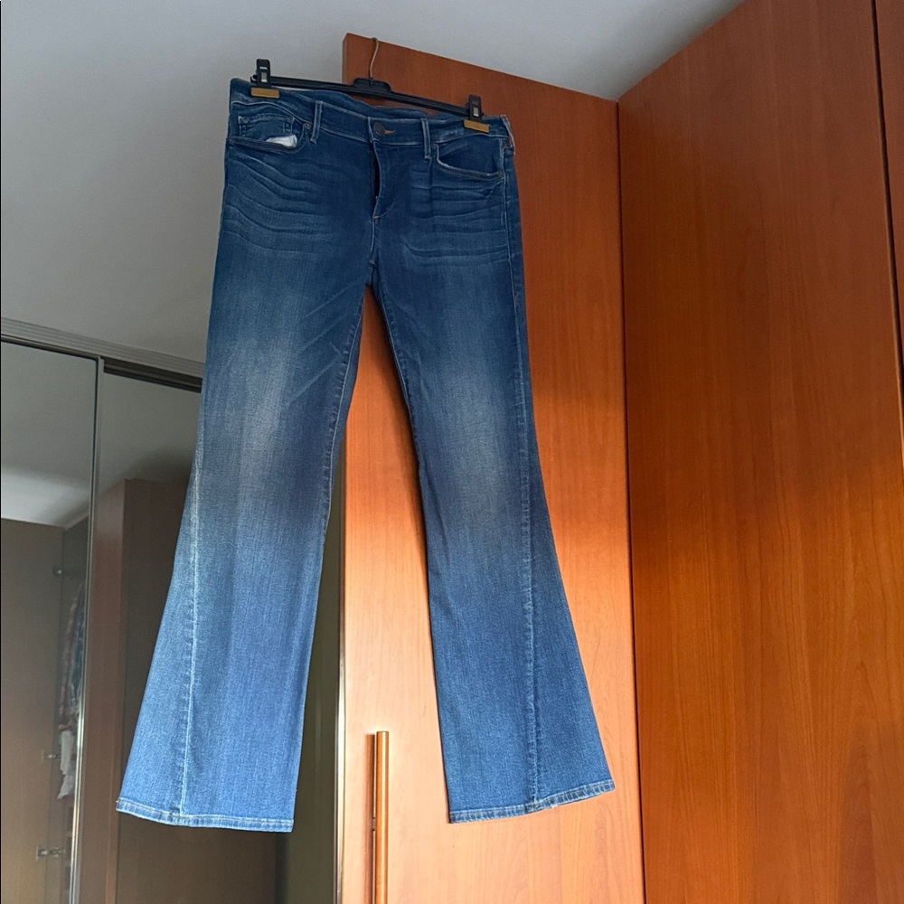 True Religion- woman’s Classic Blue Women's Jeans 31 inch length
